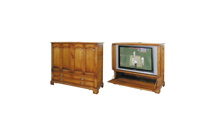 Titchmarsh & Goodwin TV Cabinet