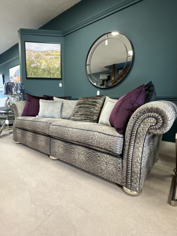 Gascoigne Manhattan 3 Seater Sofa and Cuddler - Image 3