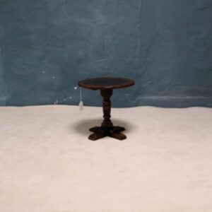 Titchmarsh and Goodwin Oak Pillar Table